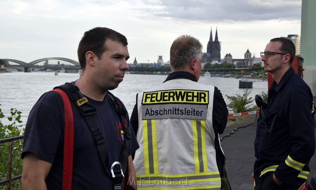 Koelner Seilbahn Gondel blieb haengen Koeln Linksrheinisch P703.JPG - Miklos Laubert